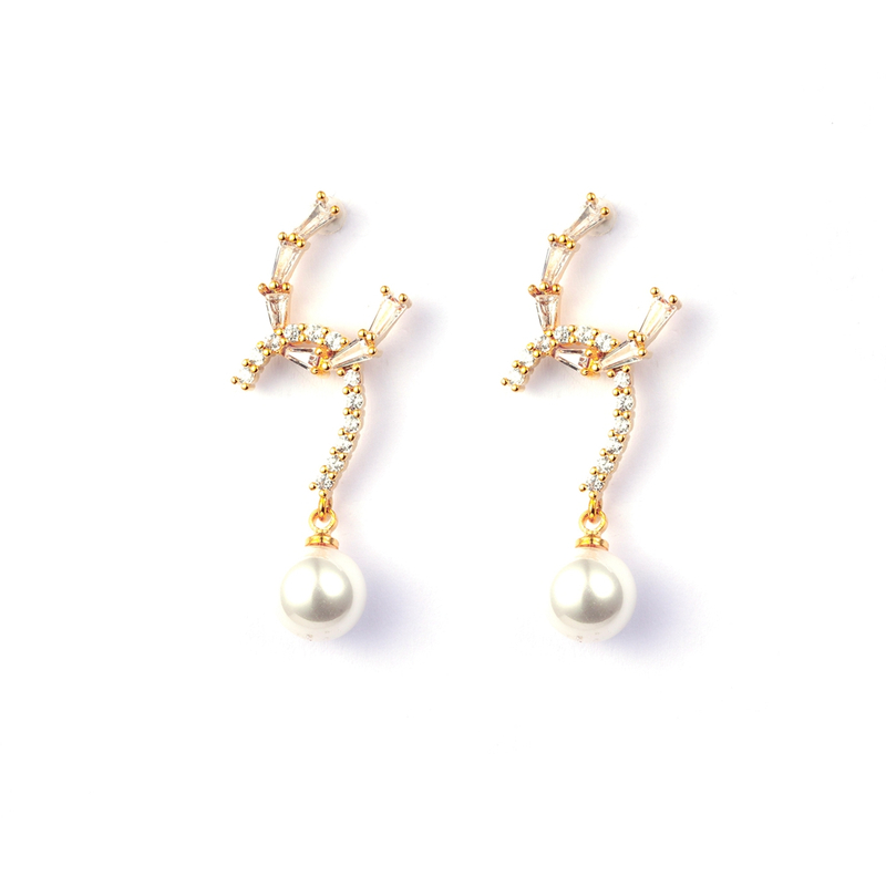 Modische Ohrringe mit CZ-Mix-Perlen-Fragezeichen im modischen Stil 